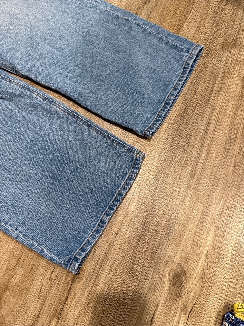 Kut from the Kloth Selena Baggy Straight Low Rise Light Blue Wide Leg Jeans - Picture 13 of 14